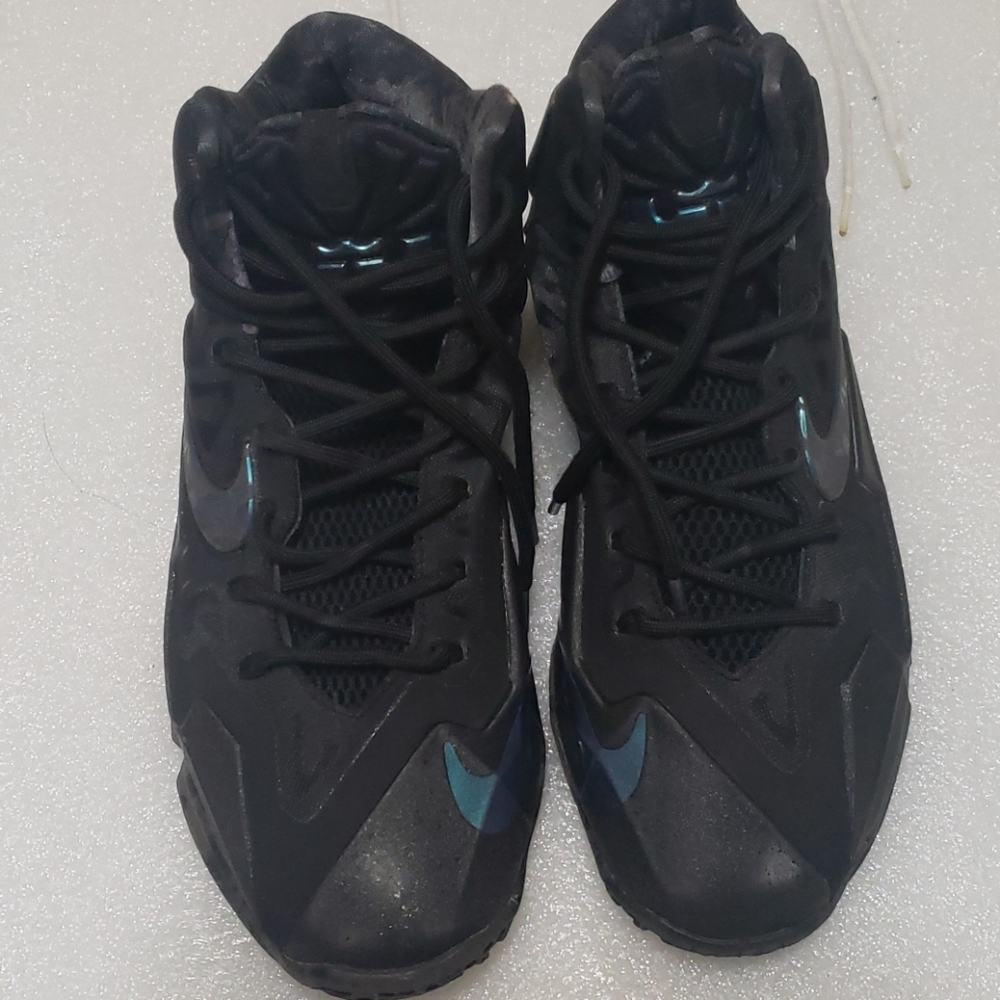 NIKE 616175-090 LEBRON XI II BLACKOUT